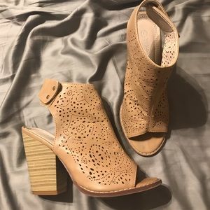 Tan faux leather shoes